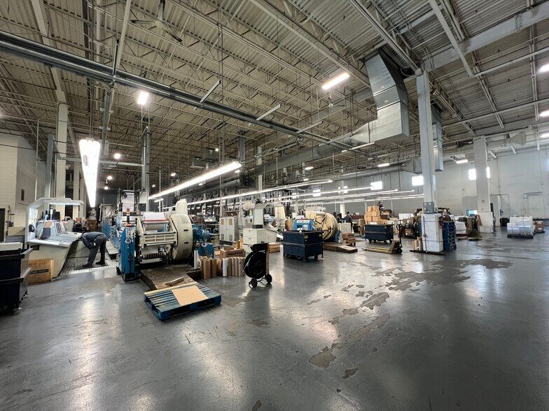 More Photos Of 933 Tower Rd, Mundelein Warehouse For Sale