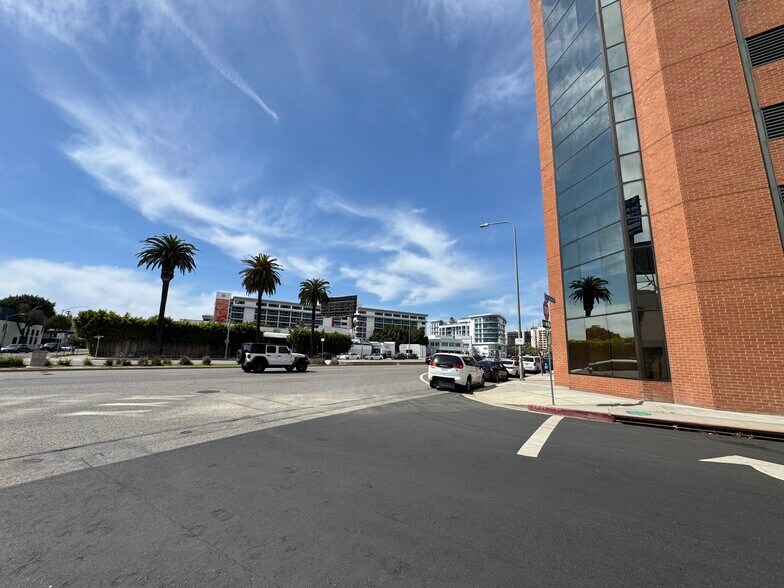 More Photos Of 470 S San Vicente Blvd, West Hollywood Office For Lease