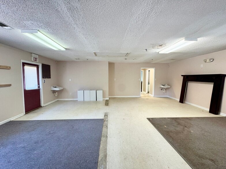 More Photos Of 245 W Bonacre Rd, Cataula Religious Facility For Sale