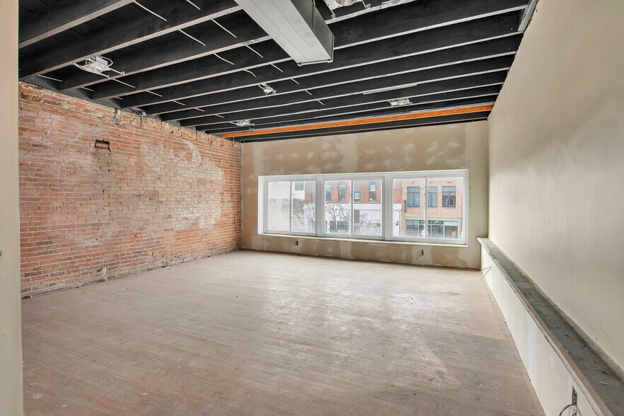 More Photos Of 6 N Saginaw St, Pontiac Storefront Retail Residential For Sale