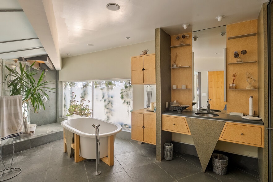 More Photos Of 3111 Ocean Front Walk, Marina Del Rey Apartments For Sale