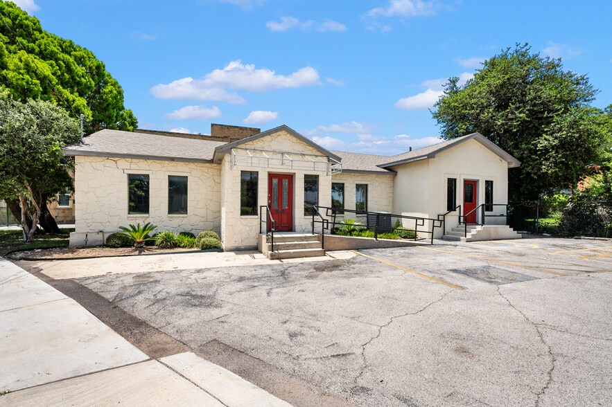 More Photos Of 3109 N St Marys St, San Antonio Office For Lease
