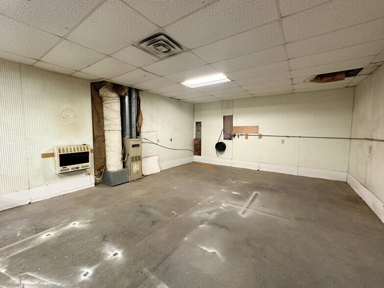 More Photos Of 20075 Malone Rd, Tecumseh Warehouse For Sale