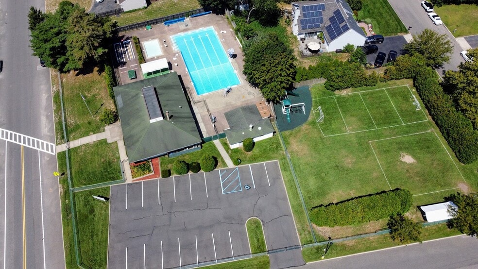 More Photos Of 9-10 Glenmere Ln, Coram General Retail For Sale