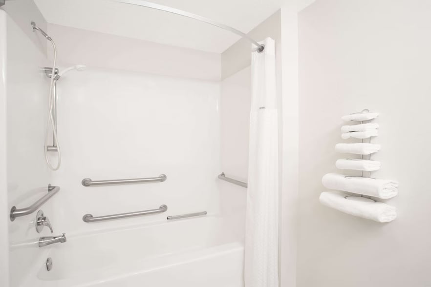 More Photos Of 519 Crook St, Custer Hotel For Sale