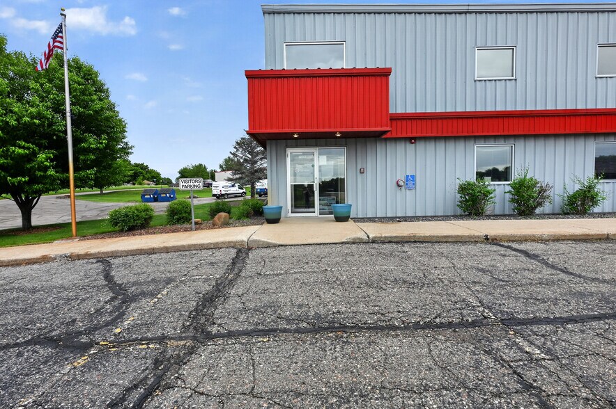 More Photos Of 1202 Sunridge Dr, Saint Cloud Warehouse For Sale