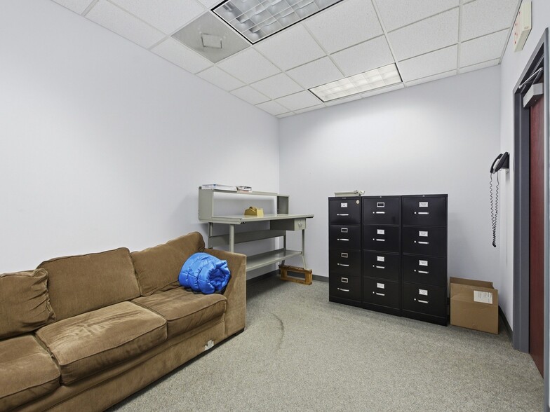 More Photos Of 6062 Lemay Ferry Rd, Saint Louis Warehouse For Sale