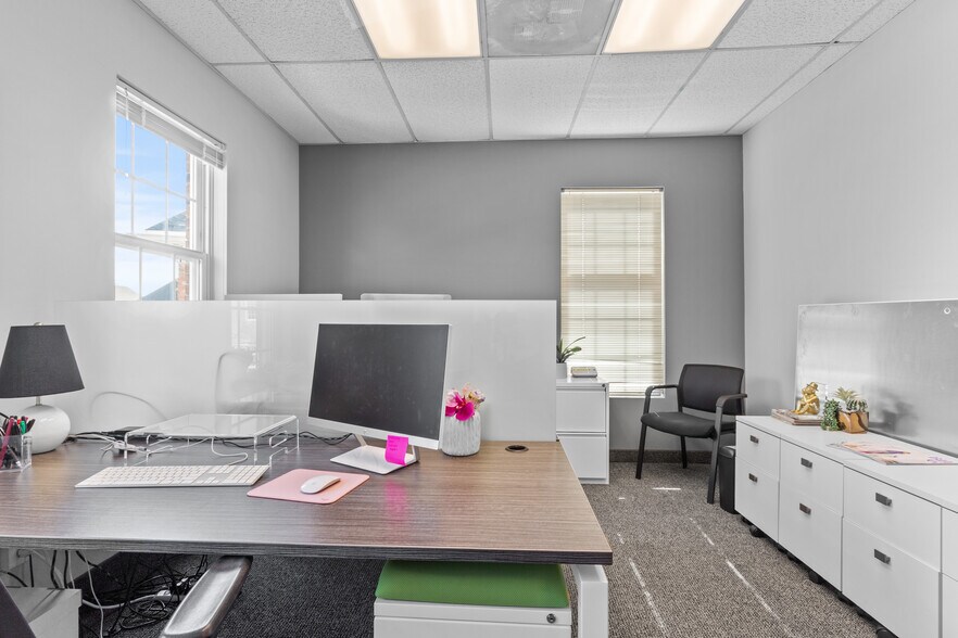 More Photos Of 17734 Preston Rd, Dallas Office For Sale