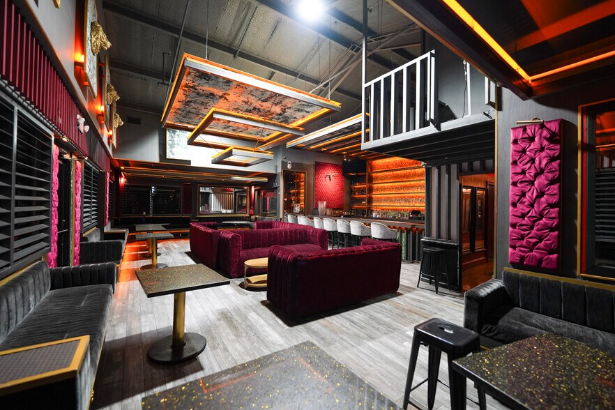 More Photos Of 2735 Washington Ave, Houston Freestanding For Lease