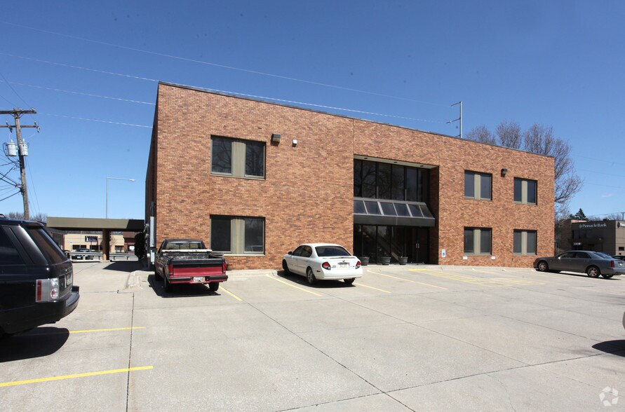 More Photos Of 3883 Normal Blvd, Lincoln Office For Sale