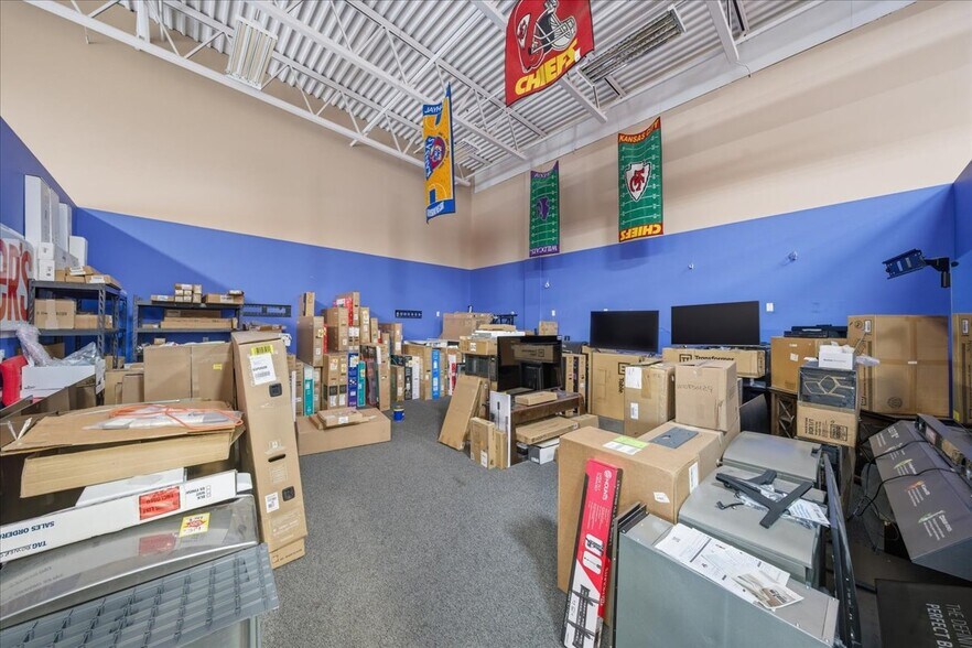 More Photos Of 1740 E Harold St, Olathe Freestanding For Sale