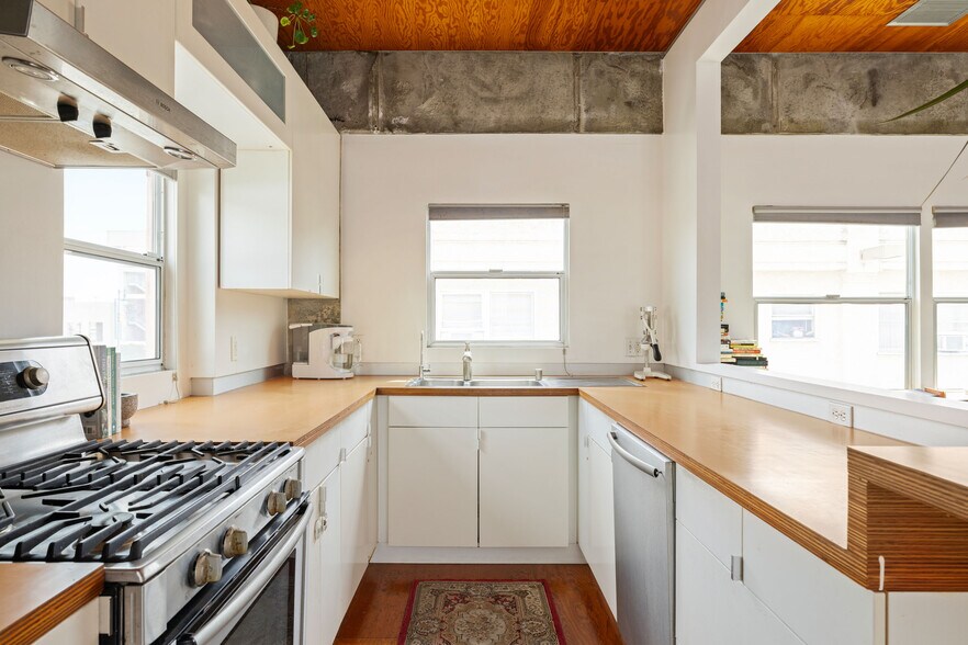 More Photos Of 977 Chung King Rd, Los Angeles Storefront Retail Residential For Sale