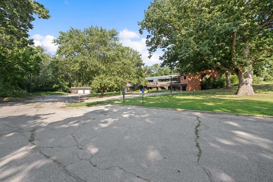 More Photos Of 1015 Michigan Ave, Logansport Flex For Sale