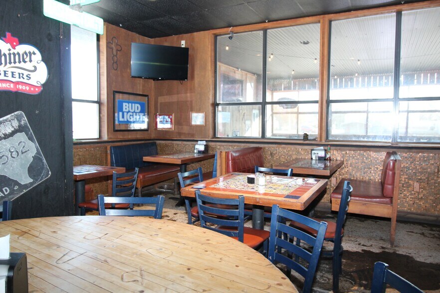 More Photos Of 700 W California St, Seymour General Retail For Sale