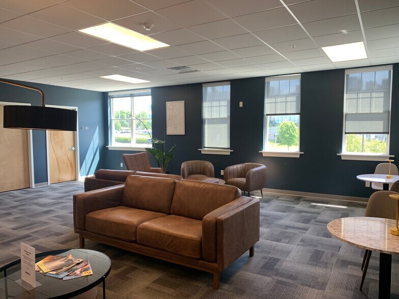 More Photos Of 16 N Greenbush Rd, Troy Freestanding For Lease