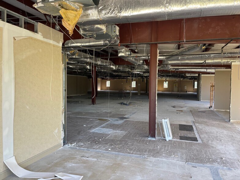 More Photos Of 177 Technology Pky, Auburn Light Manufacturing For Sale