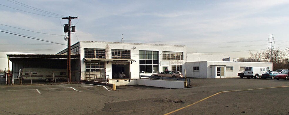 More Photos Of 299 Welton St, Hamden Warehouse For Lease