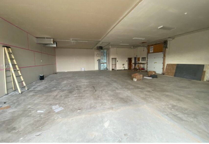 More Photos Of 841 Broadmeadow Rd, Rantoul Flex For Lease
