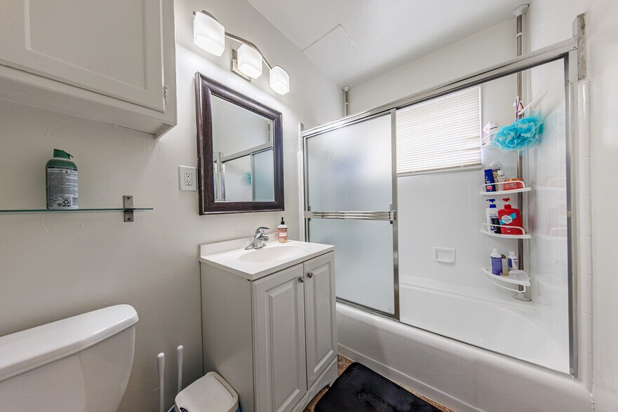 More Photos Of 650 W Wilson Ave, Glendale Apartments For Sale