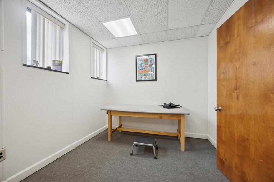 More Photos Of 1569 Medical Dr, Pottstown Office For Sale