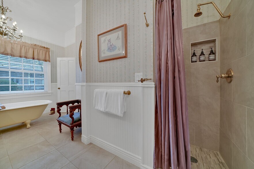 More Photos Of 77 Main St, Sutter Creek Hospitality For Sale