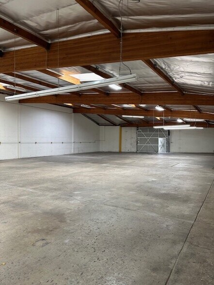 More Photos Of 7900-7910 Clybourn Ave, Sun Valley Manufacturing For Lease