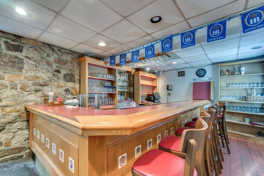 More Photos Of 3998 Jefferson Davis Hwy, Stafford Freestanding For Sale