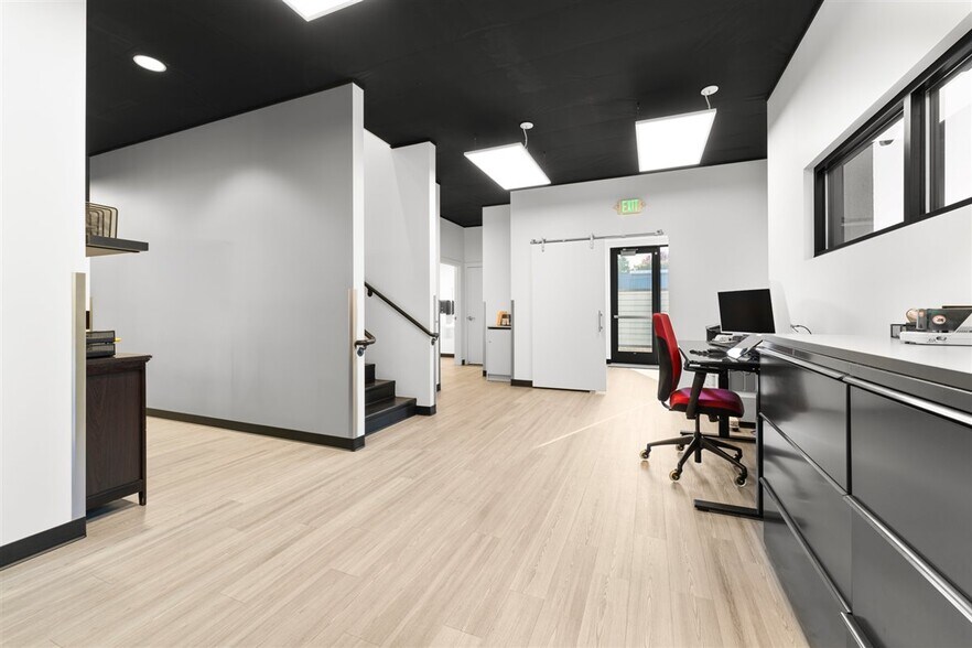 More Photos Of 817 Ohare Pky, Medford Loft Creative Space For Sale
