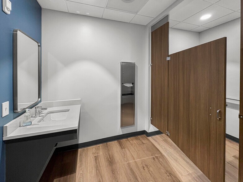 More Photos Of 4325 Lake Boone Trl, Raleigh Medical For Lease