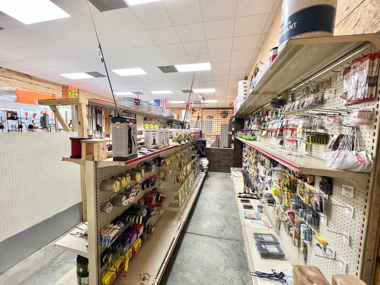 More Photos Of 11660 Highway 96, Millport Auto Repair For Lease