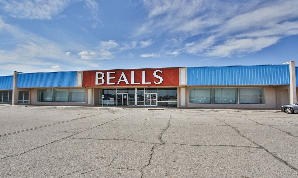 More Photos Of 121 State Highway 35 N, Port Lavaca Unknown For Lease