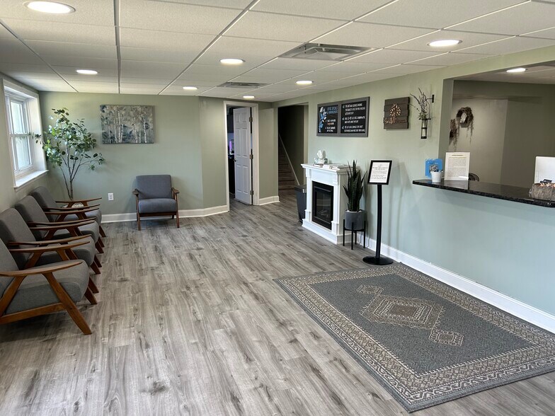More Photos Of 270 Friedensburg Rd, Mount Penn Medical For Lease