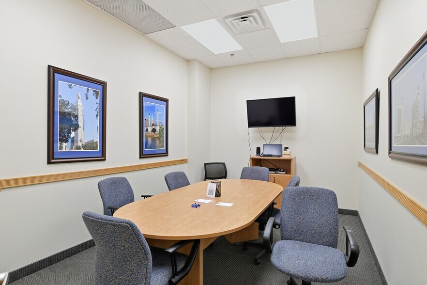 More Photos Of 289-307 Bridge St, Springfield Medical For Sale