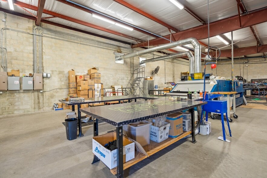 More Photos Of 4540 Northgate Ct, Sarasota Warehouse For Sale