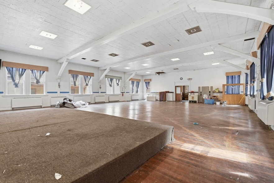 More Photos Of 18 Salem St, Springfield Religious Facility For Sale