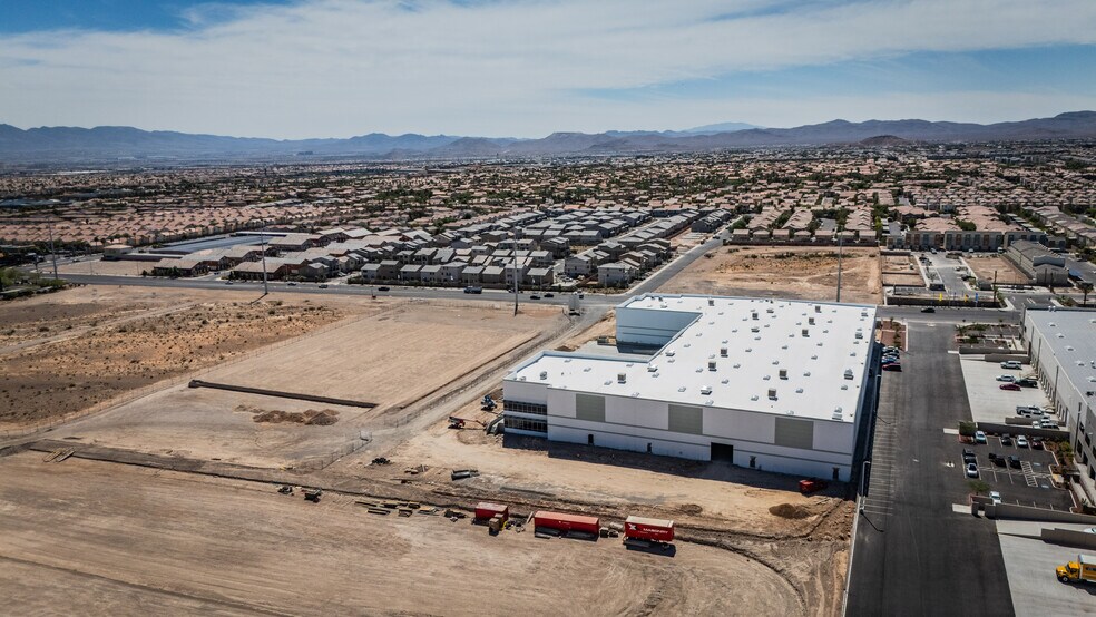 More Photos Of 7610 W Warm Springs Rd, Las Vegas Distribution For Lease