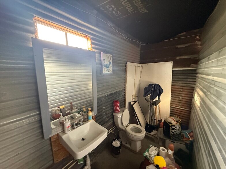 More Photos Of 8904 Cullen blvd, Houston Land For Sale