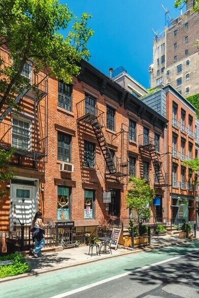 More Photos Of 13-15 Christopher St, New York Apartments For Sale