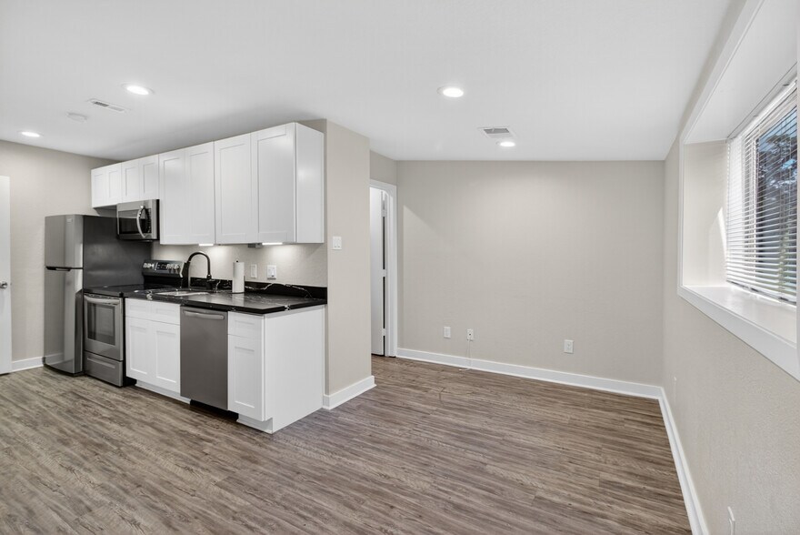More Photos Of 2227 Golden Rd, Spring Warehouse For Lease
