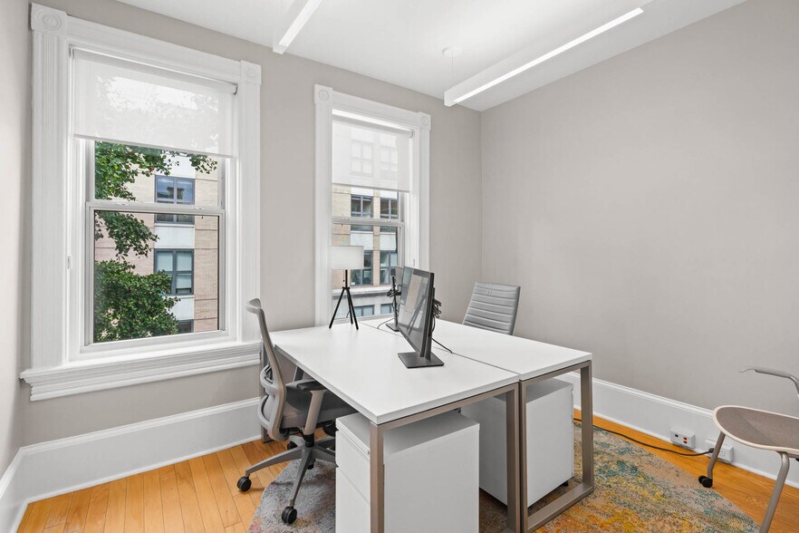 More Photos Of 2008 Hillyer Pl NW, Washington Office Residential For Sale