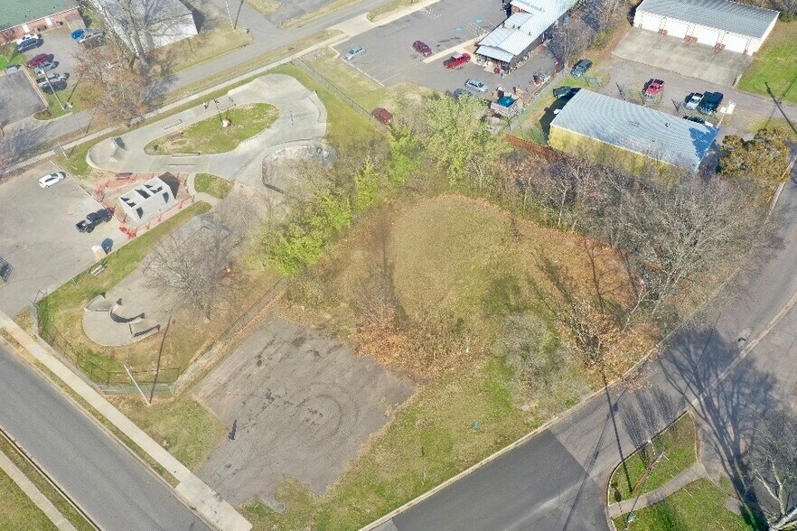More Photos Of West 2nd Street, Russellville Land For Sale