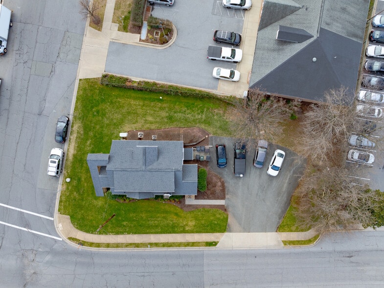 More Photos Of 18200 Hillcrest Ave, Olney Office For Sale