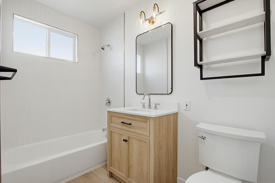 More Photos Of 413 S Myers St, Oceanside Apartments For Sale