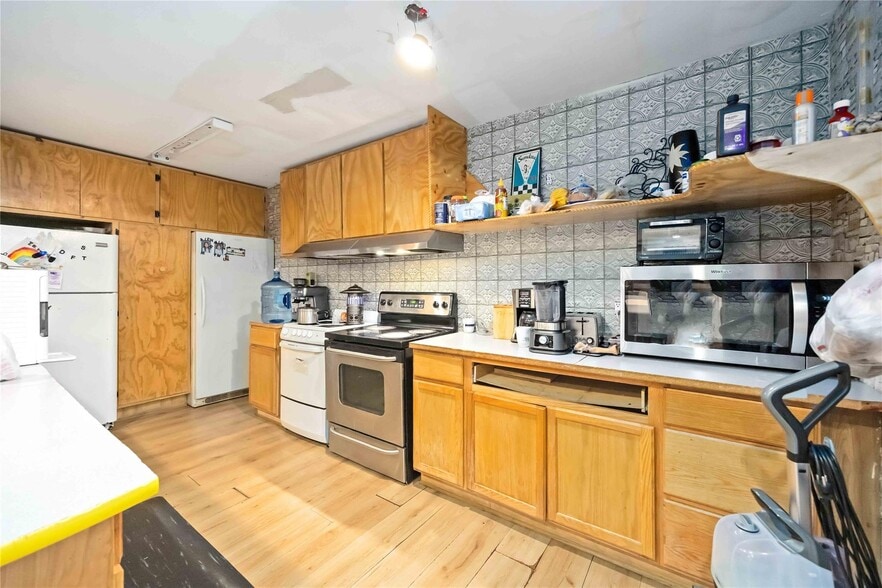 More Photos Of 5208 Noble St, Houston Specialty For Sale