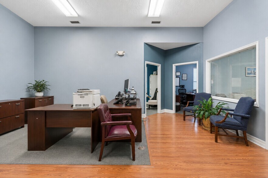 More Photos Of 402 E 7th Ave, Tampa Office For Sale