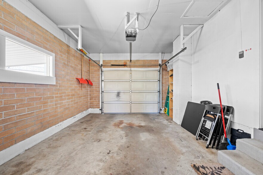 More Photos Of 207 Main St, Rexburg Office For Sale