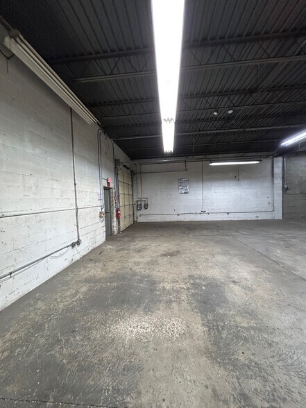 More Photos Of 296 E Route 46, Elmwood Park Auto Repair For Lease