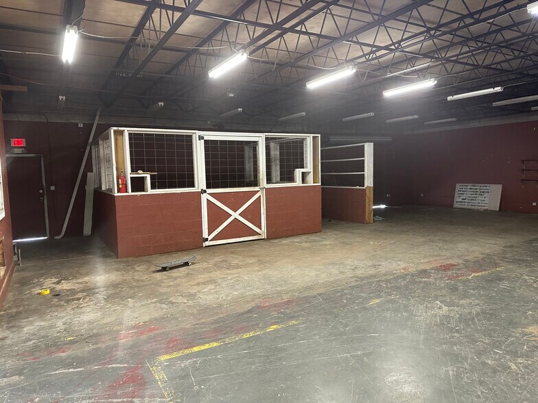 More Photos Of 2211 Windsor St, Chattanooga Service For Sale