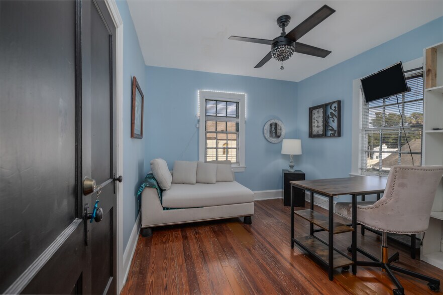 More Photos Of 429 N Ridgewood Ave, Daytona Beach Office For Sale