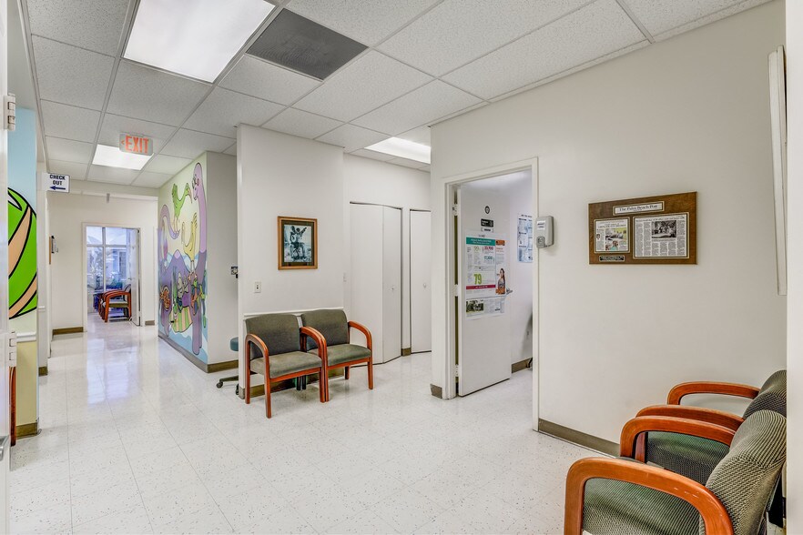 More Photos Of 5205 Village Blvd, West Palm Beach Medical For Lease